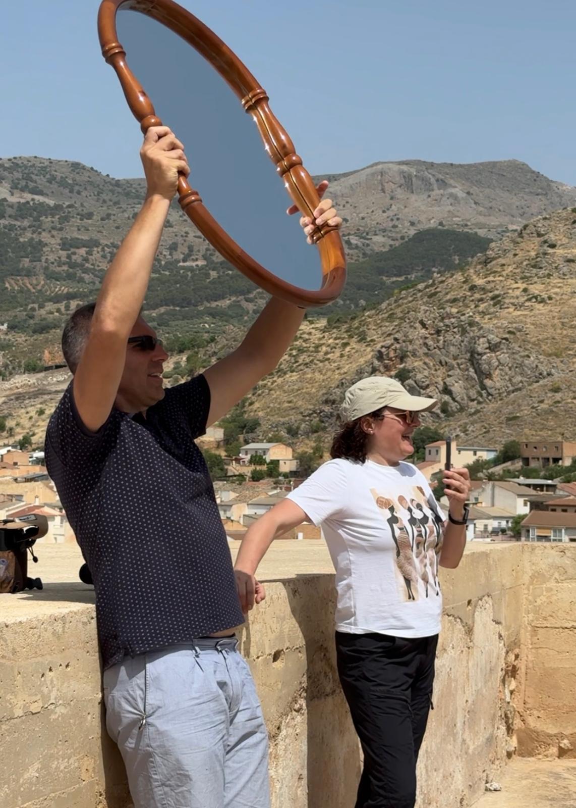Demostración de espejos en castillo
